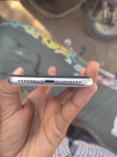 iPhone X 64GB condition 10/10 with box 4
