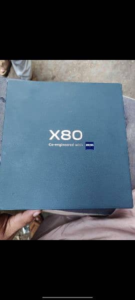 VIVO X80 4