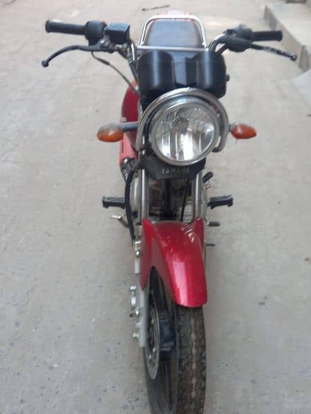 Yamaha ybr125Z-DX for sell lush condition 0/3/1/8/4/4/1/0/9/4/5 7