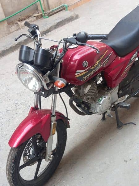 Yamaha ybr125Z-DX for sell lush condition 0/3/1/8/4/4/1/0/9/4/5 9