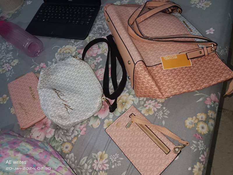 Branded Michael Kors 4 pieces of excellent bags 4