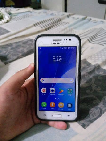 Samsung Galaxy J2 (2015) 2