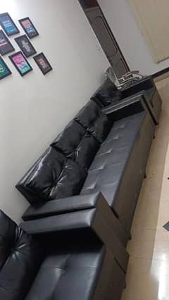 5 seater sofa set available just like brand new 0