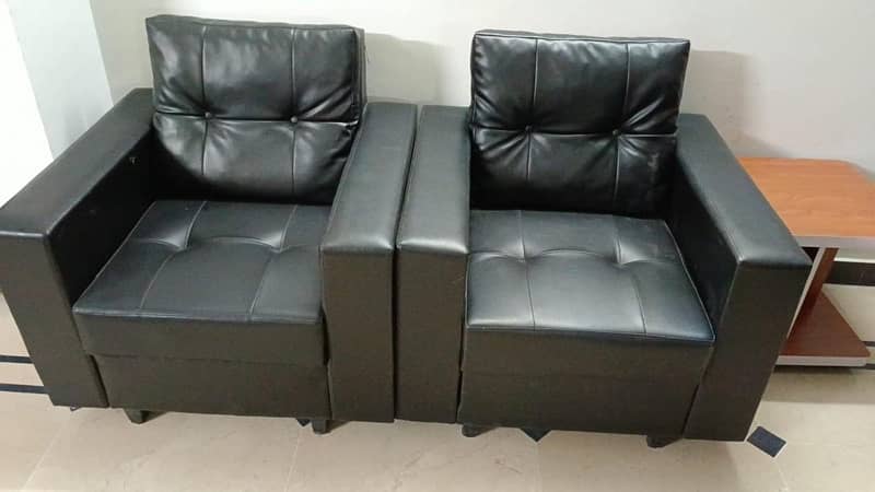 5 seater sofa set available just like brand new 2