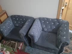 5 seater velvet sofa set is only used for 2 months.