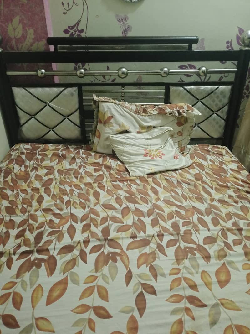 Used bed but in new condition 0