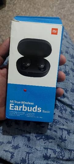 mi xiomi earbuds new in condition