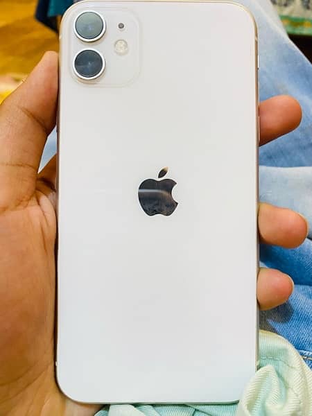 IPHONE 11 10/10 mint condition non pta 2