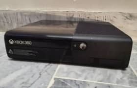 xbox 360 used in good condition with one controller without box