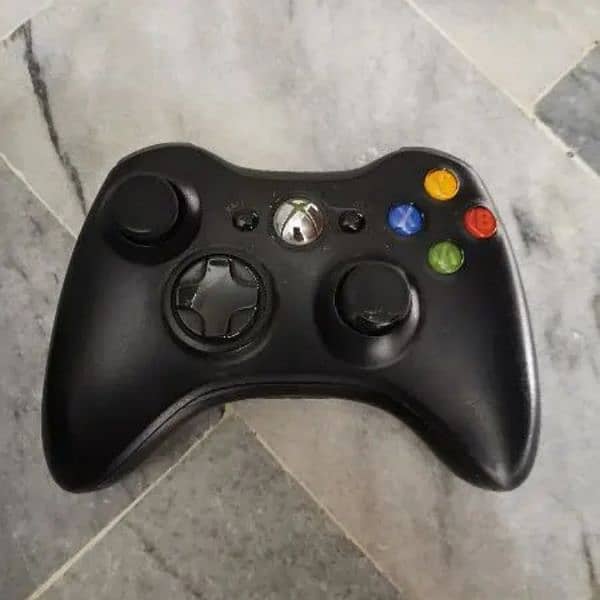 xbox 360 used in good condition with one controller without box 2