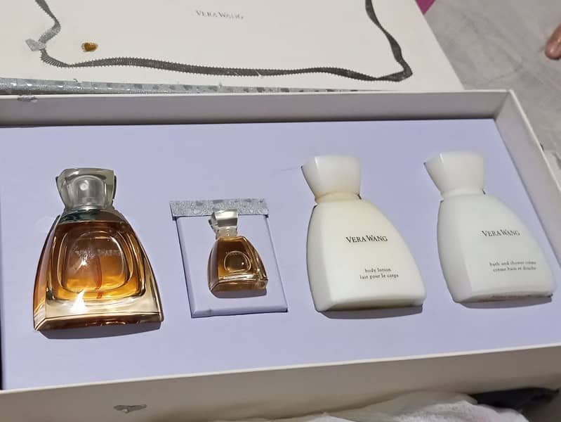 VERA WANG gift box 0