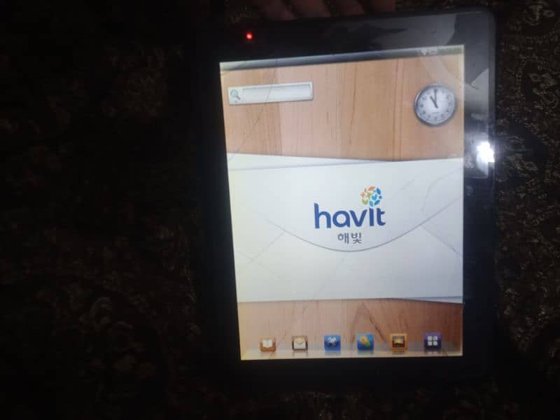 Tablet for sale direct on with charger 8