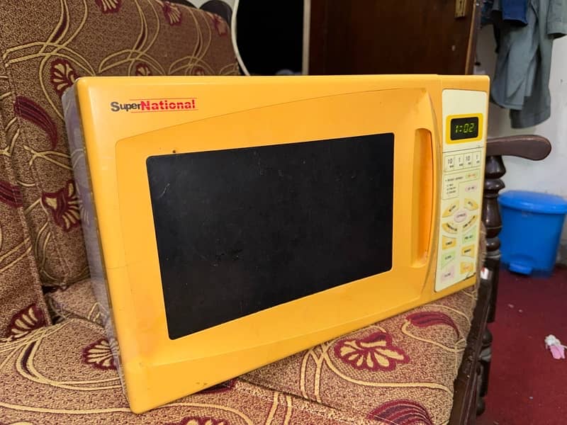 microwave for sale condition 10 by 8 brand super national 1