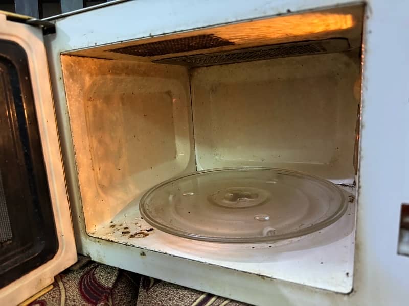 microwave for sale condition 10 by 8 brand super national 3