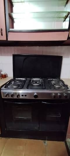 Cooking Range - 5 burners & Oven