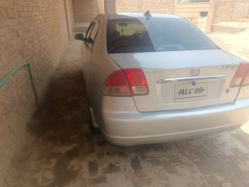 Honda civic 2004 in outstanding condition 3