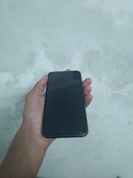 Iphone 11 pro max 10/10 condition  93%battery health 3