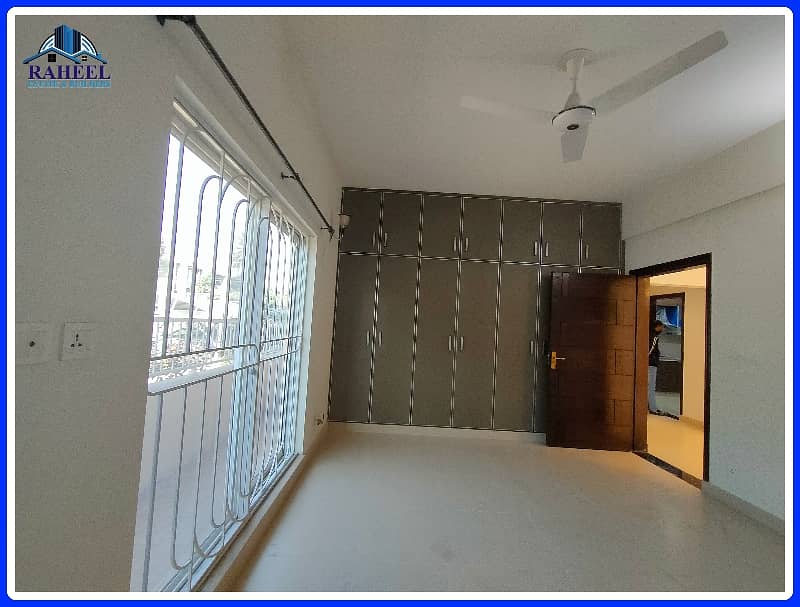 11-Marla Luxury Brand New Flat Available For Rent. 11