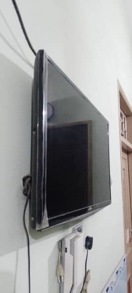 Samsung 32 inch LCD for sale 6