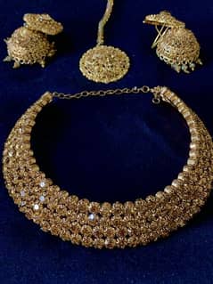 Necklace with jhumkay and bindiya