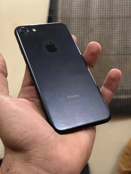 Iphone 7 PTA approved in good condition 1