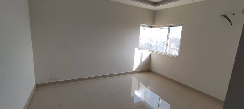 Two Bed Spacious Apartment Is Available 1