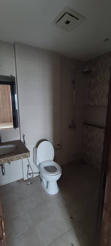 Two Bed Spacious Apartment Is Available 4