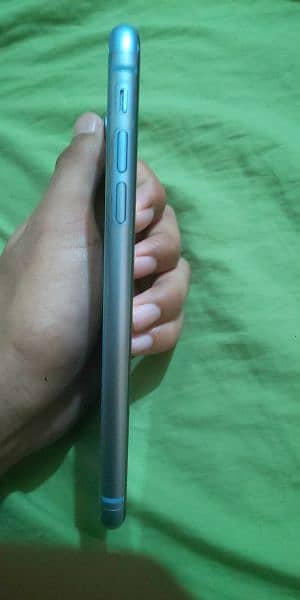 Iphone XR 64Gb factory unlocked 2
