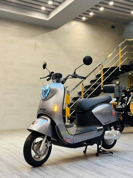 Electric Scooty bike for Driving Training 3