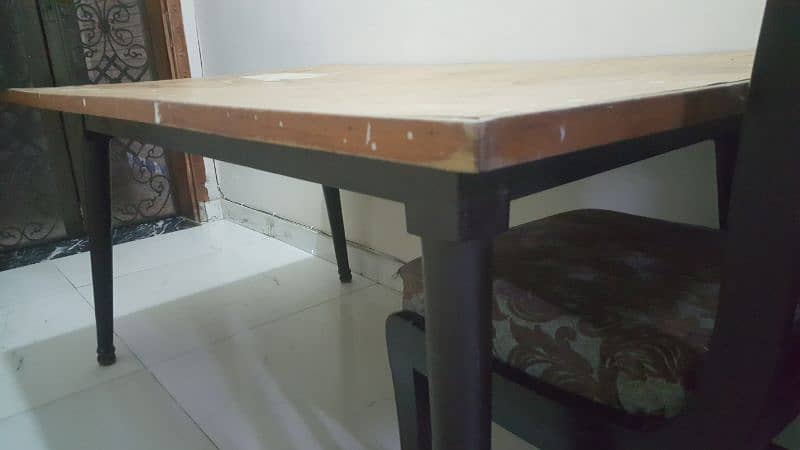 Dinning table 0