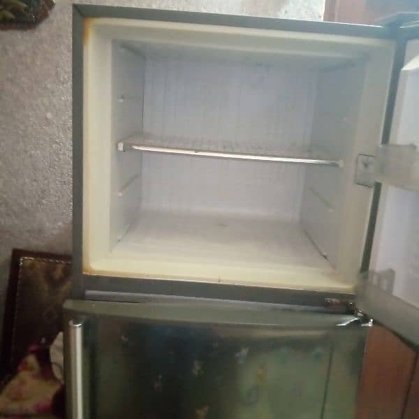 Dawlance full size fridge 3