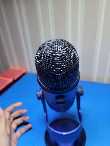 Blue yeti Logitech professional mic 5