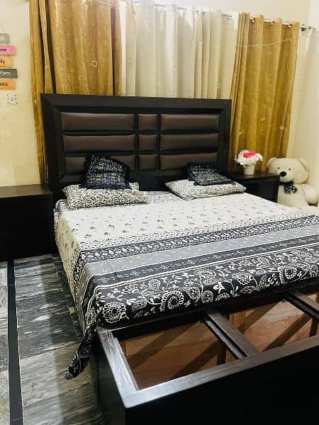 wooden bed with stoll with side tables with dressing 1