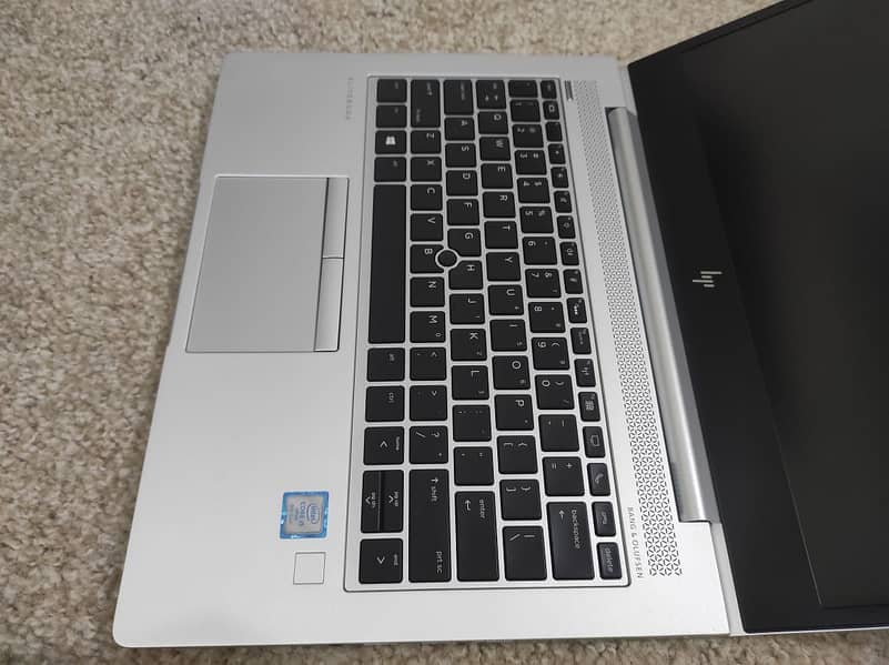 HP EliteBook 830 G5* (Intel core i5 8th Generation) 4