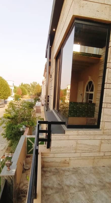 5 Marla plus brand new house for sale Eastren block phase 1 aproved area behria orchrd Lahore 13