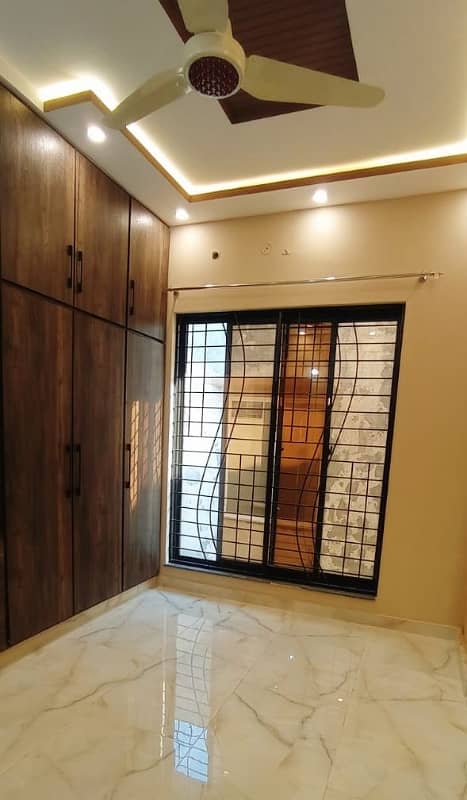 5 Marla plus brand new house for sale Eastren block phase 1 aproved area behria orchrd Lahore 18