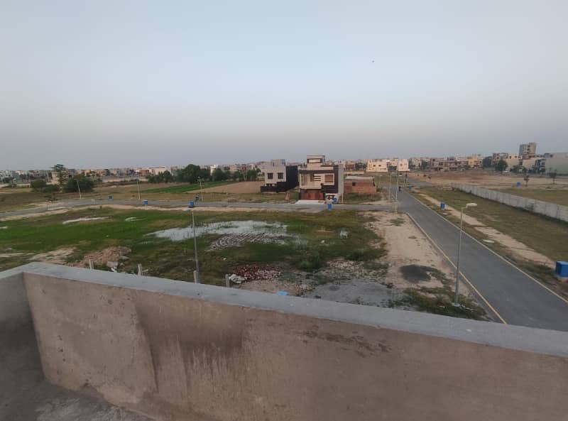 5 Marla Solid Grey Grey Structure B Block Good And Hot Location Bahria Orchard 4