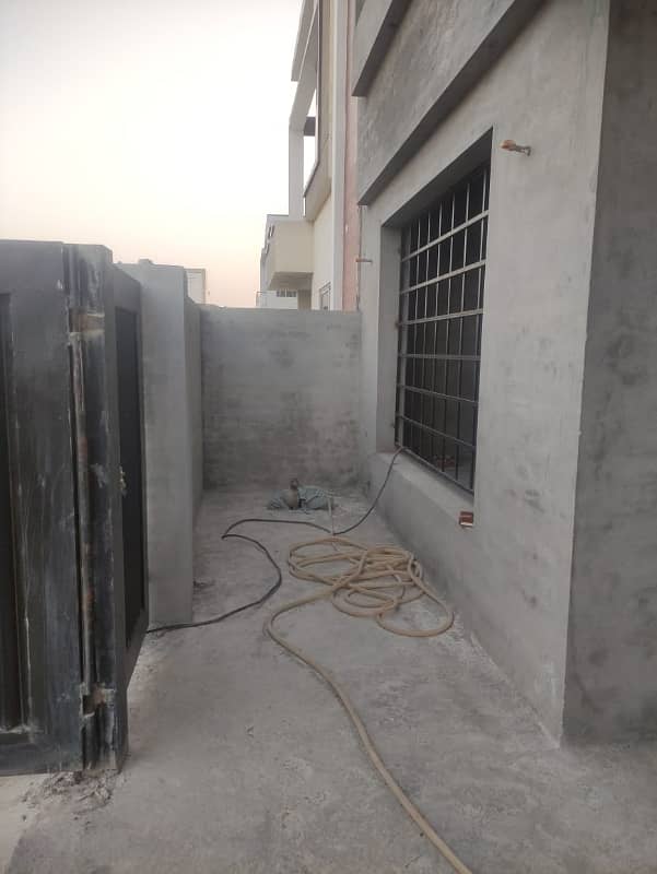 5 Marla Solid Grey Grey Structure B Block Good And Hot Location Bahria Orchard 23