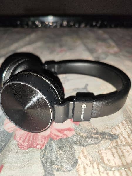 Space Headphones Original Came From Abroad 1
