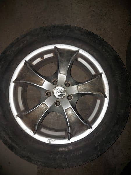 Set of 4
15 inches alloy rims  and tyres 4