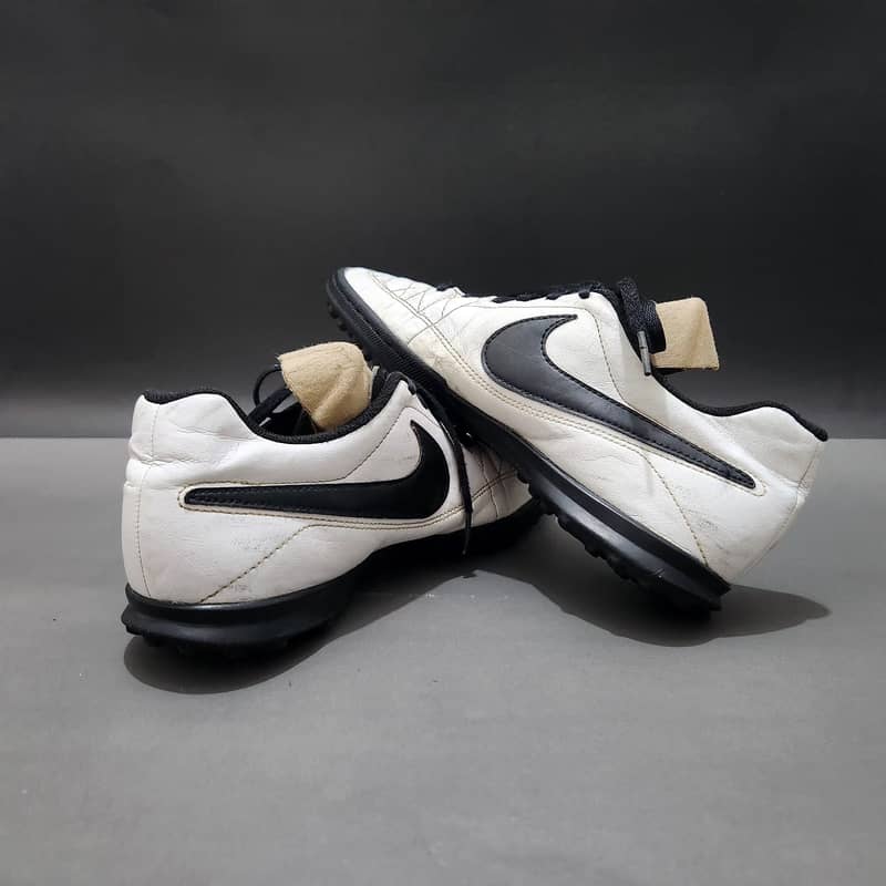 Football Shoes Nike Majestry TF(Turf/Grippers) 2