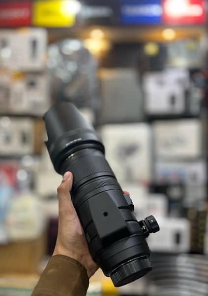 Sigma 70-200mm f/2.8 DG Ex HSM OS lens for Nikon Mount (Imported Unit) 4