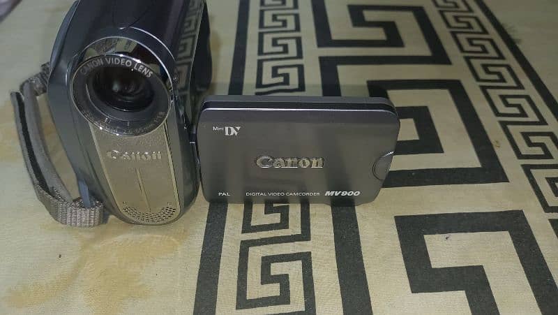 Canon Hendicam MV900 Mint Condition 0
