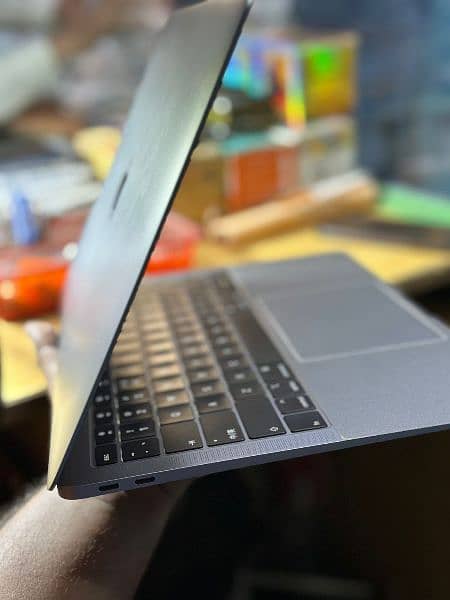 MacBook Air Retina 13 Inch 2019 5