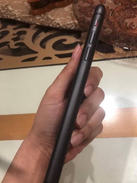 iPhone 11 ( non PTA in black colour ) 10/10 condition , battery 82% 1