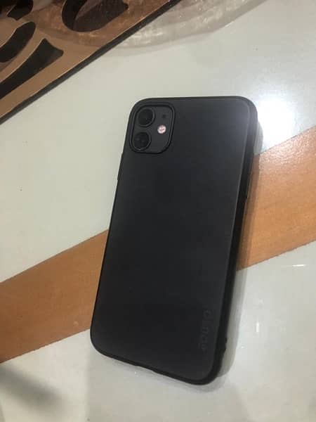 iPhone 11 ( non PTA in black colour ) 10/10 condition , battery 82% 5