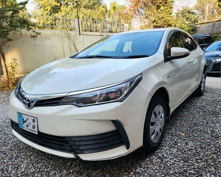 Toyota Corolla GLI Automatic 2019 1