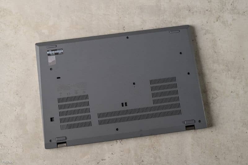 Lenovo Thinkpad P15s Gen2 I7 11th Gen (4GB Nvidia T500 GDDR6 ) 14