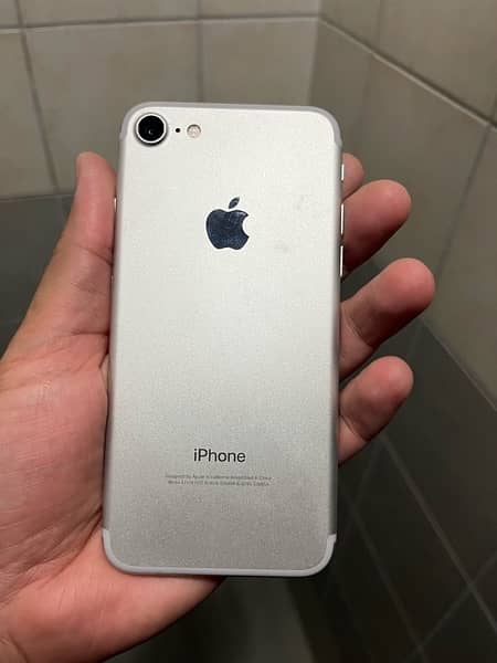 iPhone 7 excellent condition 1