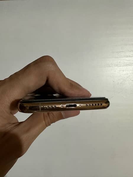 iPhone XS PTA Approved 256 GB Gold 8